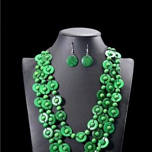 Bohemian ethnic style multilayer rice beads.